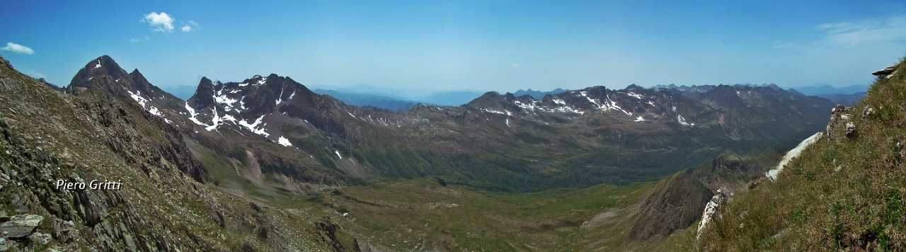 54.1 Panoramica dal versante sud dell'Aga verso la conca del Calvi.jpg